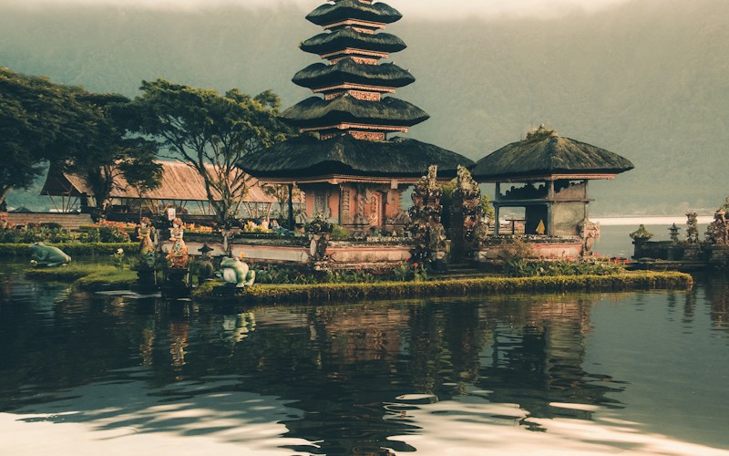 Destinasi Wisata Tersembunyi Indonesia yang Menjadi Primadona Wisatawan