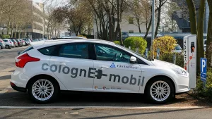 Peluncuran Mobil Listrik - Liputan Foto Jurnalistik Berita Peluncuran Mobil Listrik Kompak Terbaru di Indonesia: Jarak Tempuh 450 Km Harga Lebih Terjangkau